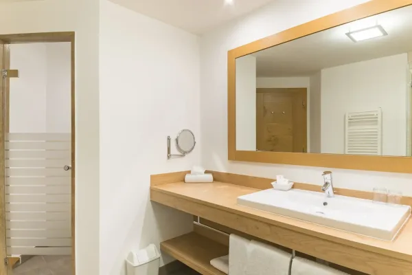Familien Junior Suite - Badezimmer