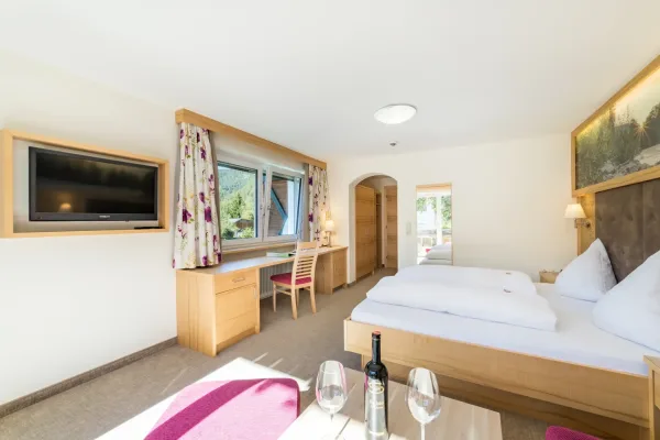 Landhaus Deluxe Zimmer - Blick ins Schlafzimmer